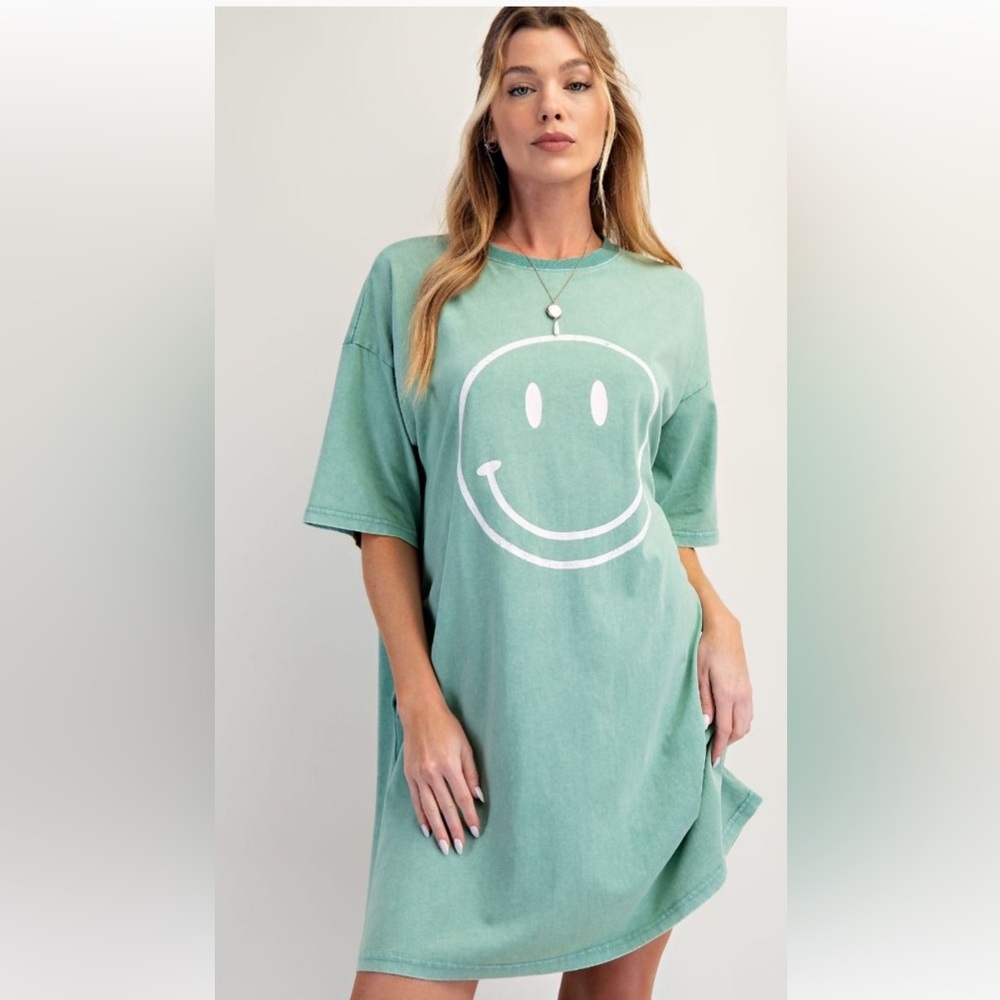 easel Mint Green Smiley Graphic Tee Dress